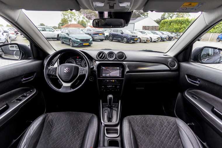 Vehicle Image 6