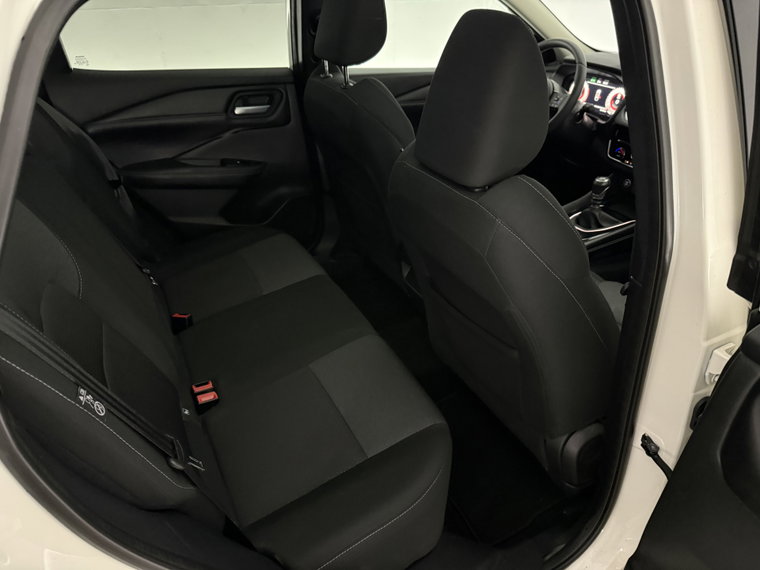 Vehicle Image 38