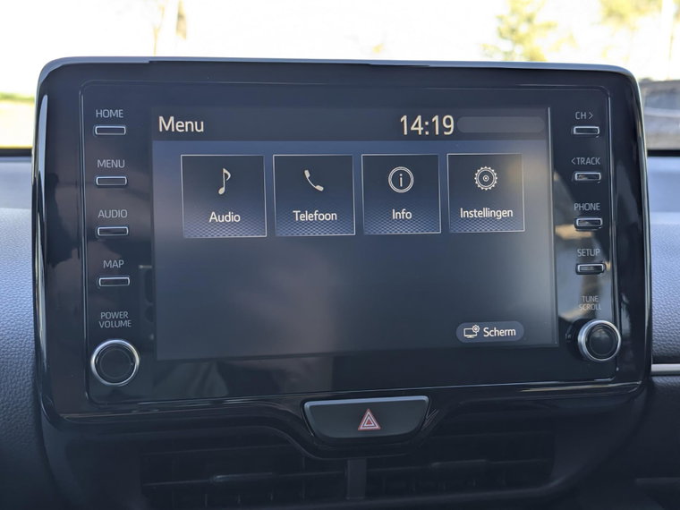 Vehicle Image 25