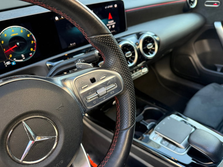 Vehicle Image 33