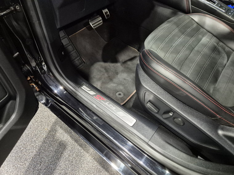 Vehicle Image 27