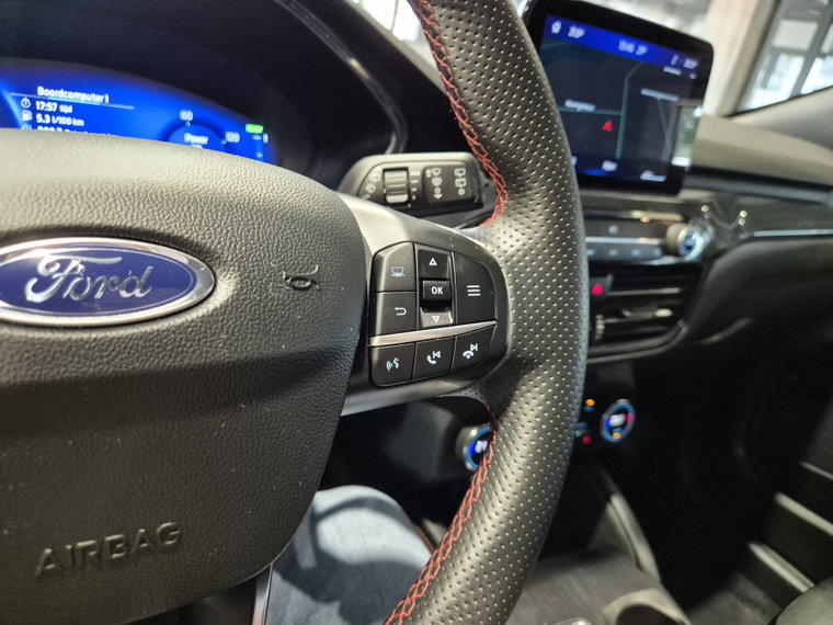 Vehicle Image 32