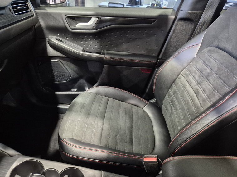 Vehicle Image 35