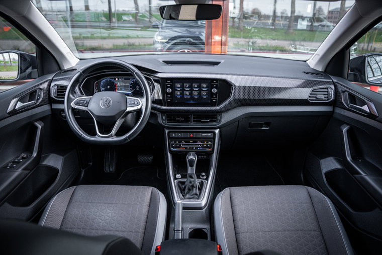 Vehicle Image 14