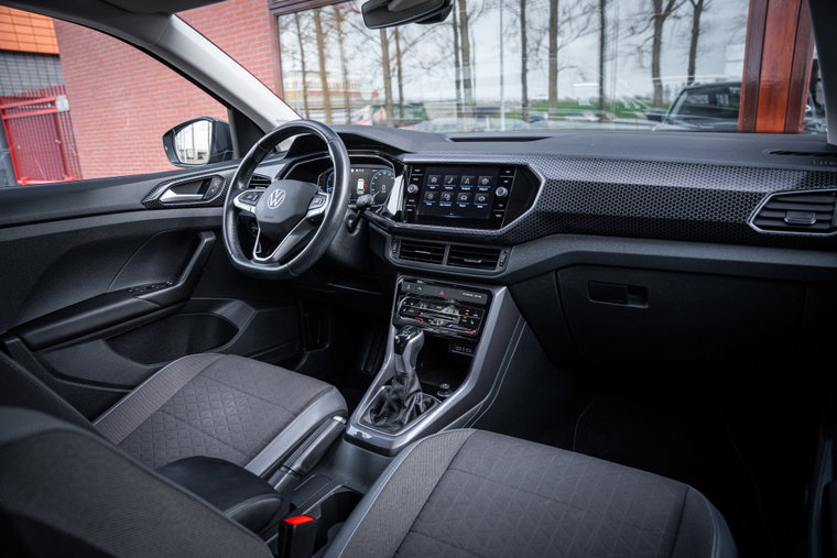 Vehicle Image 35