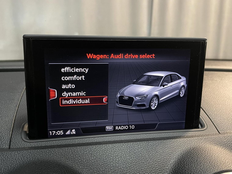 Vehicle Image 28