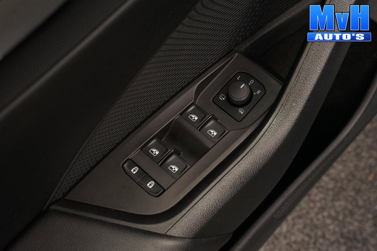 Vehicle Image 48