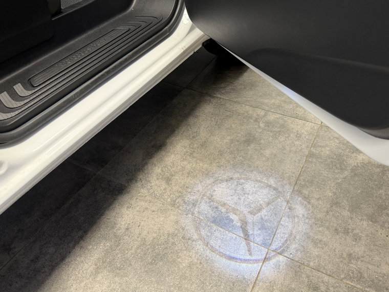 Vehicle Image 18