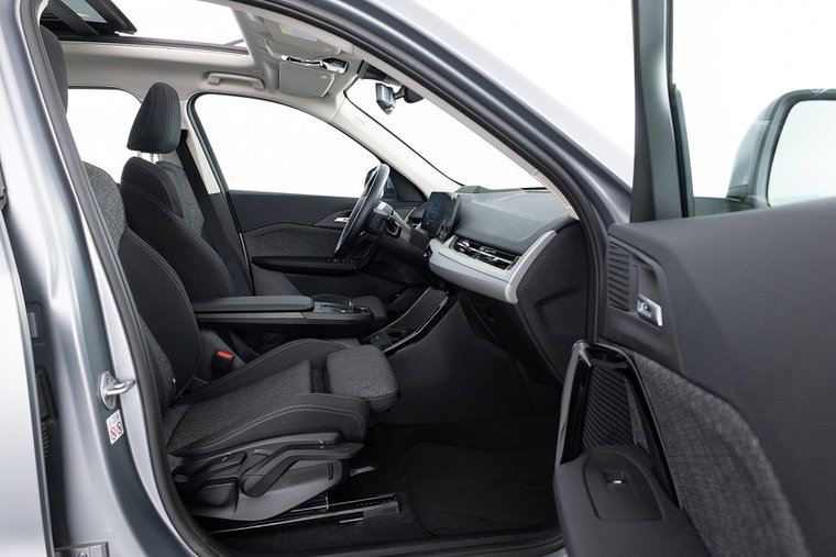 Vehicle Image 11