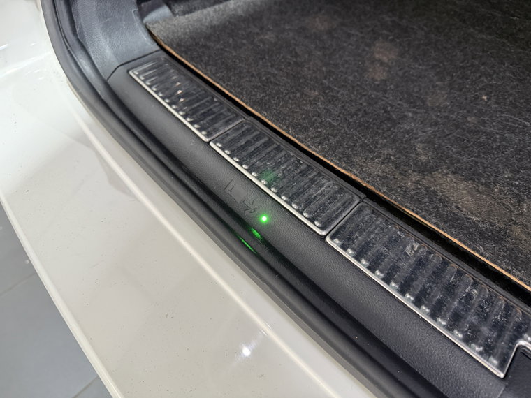 Vehicle Image 38