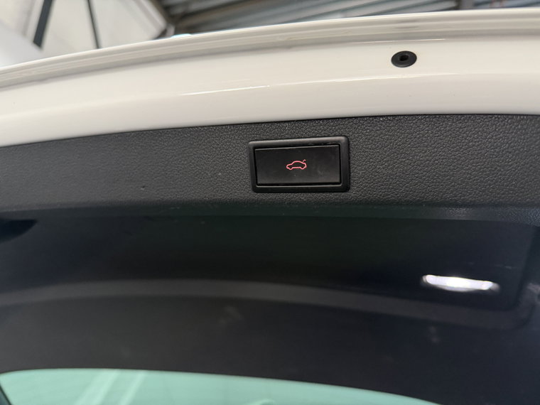 Vehicle Image 40