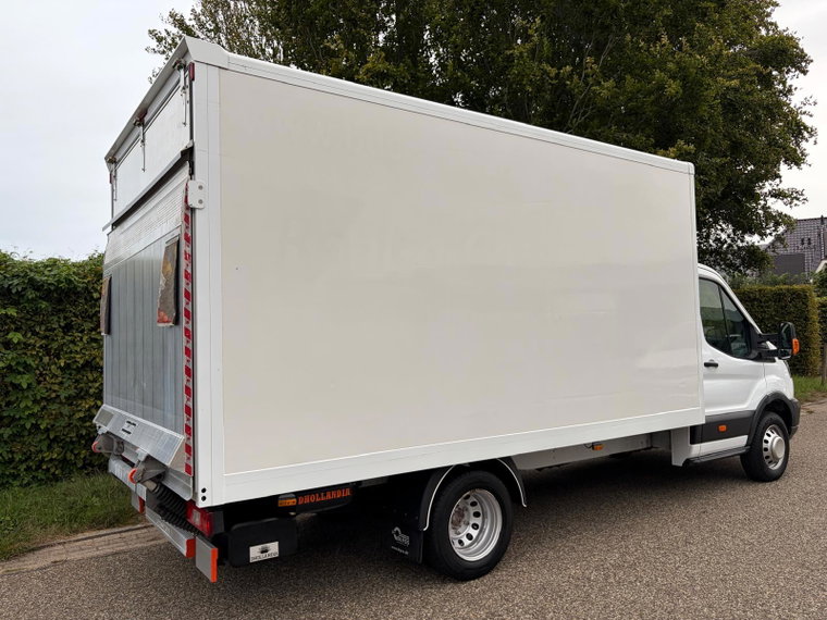 Vehicle Image 16