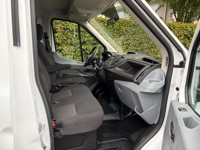 Vehicle Image 18