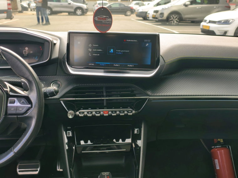 Vehicle Image 12