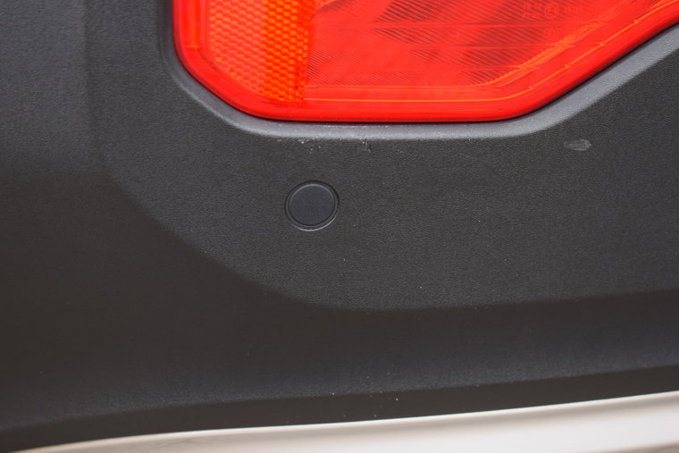 Vehicle Image 16