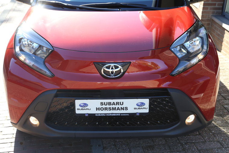 Vehicle Image 16