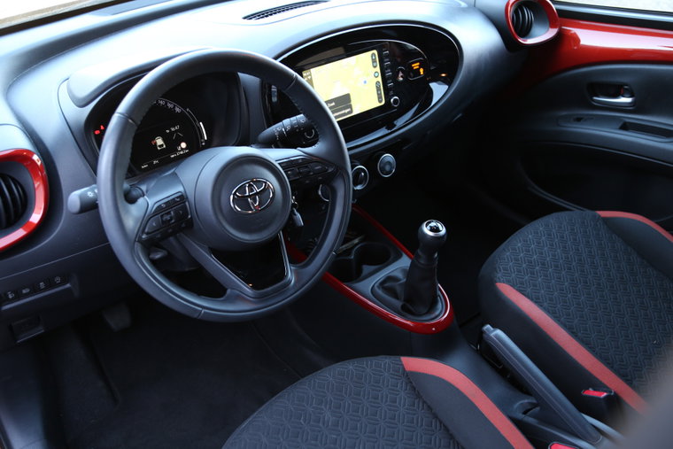 Vehicle Image 6