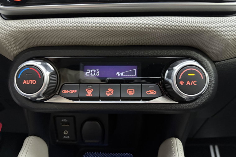 Vehicle Image 22