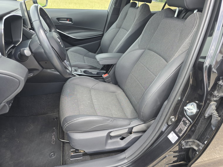Vehicle Image 30