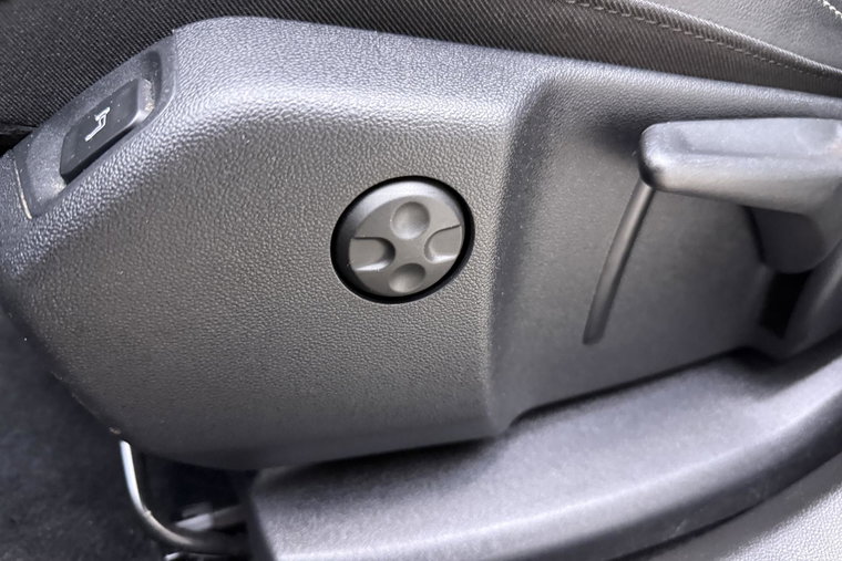 Vehicle Image 22