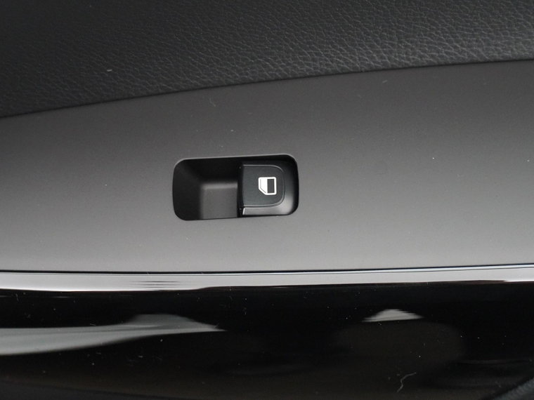 Vehicle Image 40