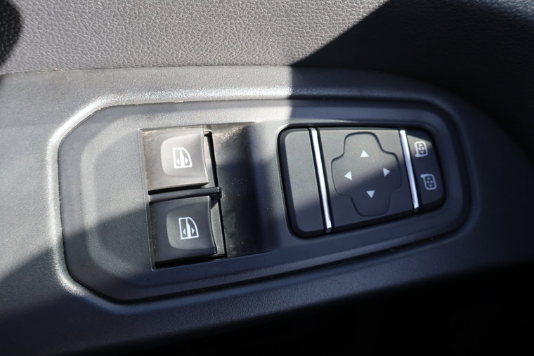 Vehicle Image 22