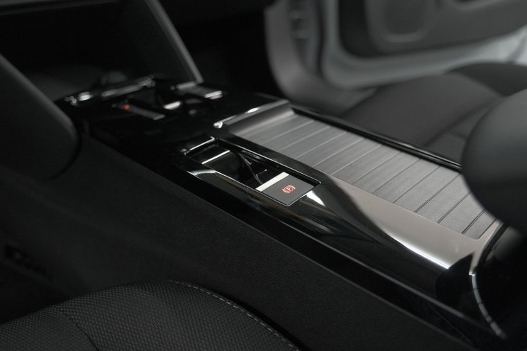Vehicle Image 35