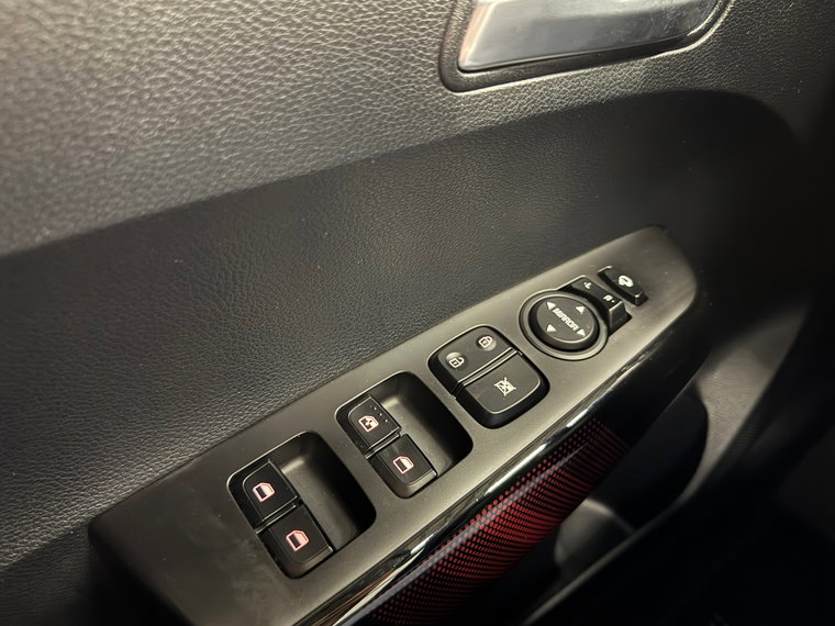 Vehicle Image 23