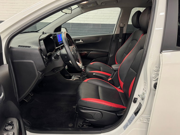 Vehicle Image 9