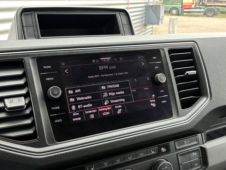 Vehicle Image 27