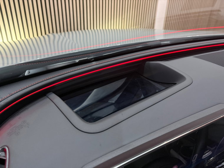 Vehicle Image 25