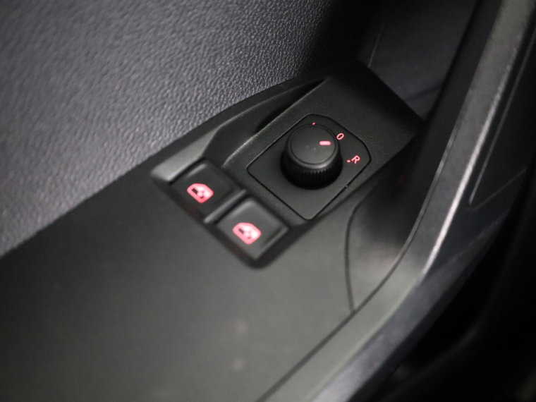 Vehicle Image 26