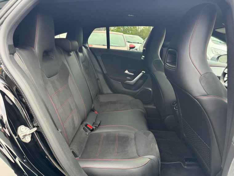 Vehicle Image 37