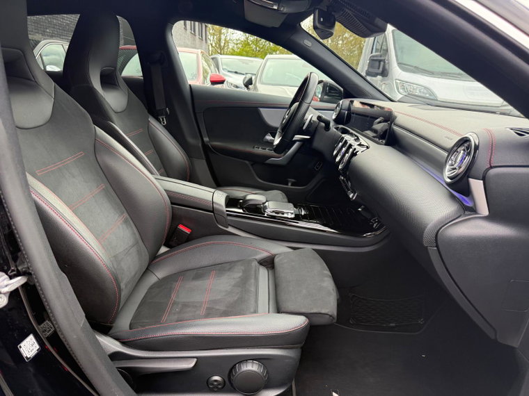 Vehicle Image 38