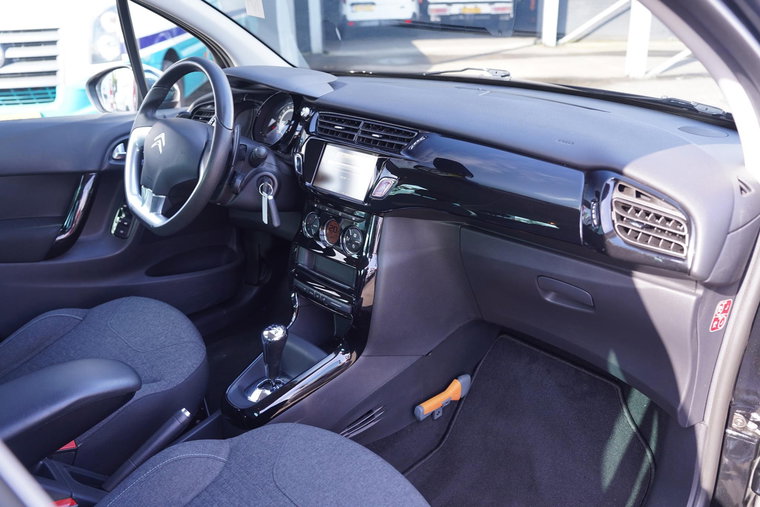 Vehicle Image 36
