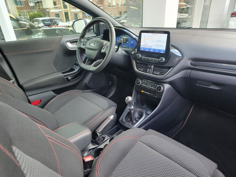 Vehicle Image 9