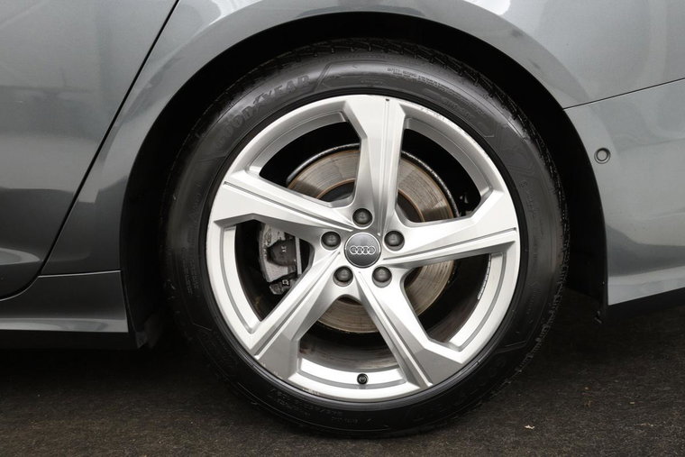 Vehicle Image 30