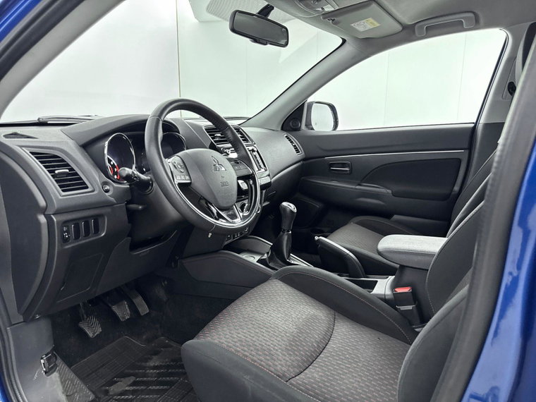 Vehicle Image 19