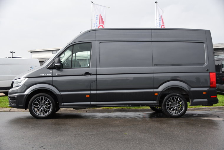Vehicle Image 9