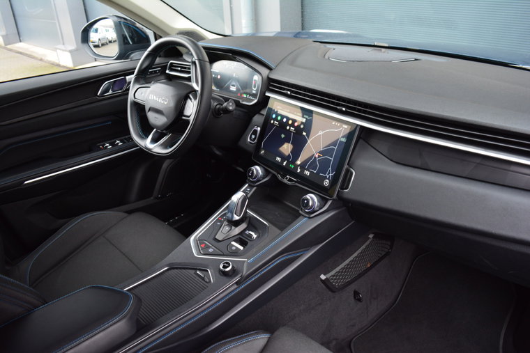 Vehicle Image 12