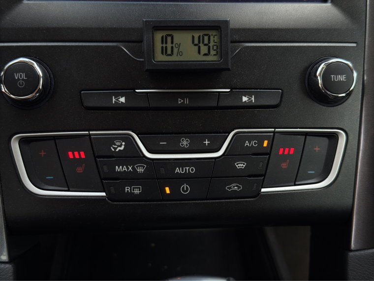 Vehicle Image 16