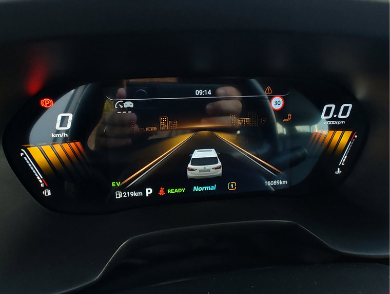 Vehicle Image 14