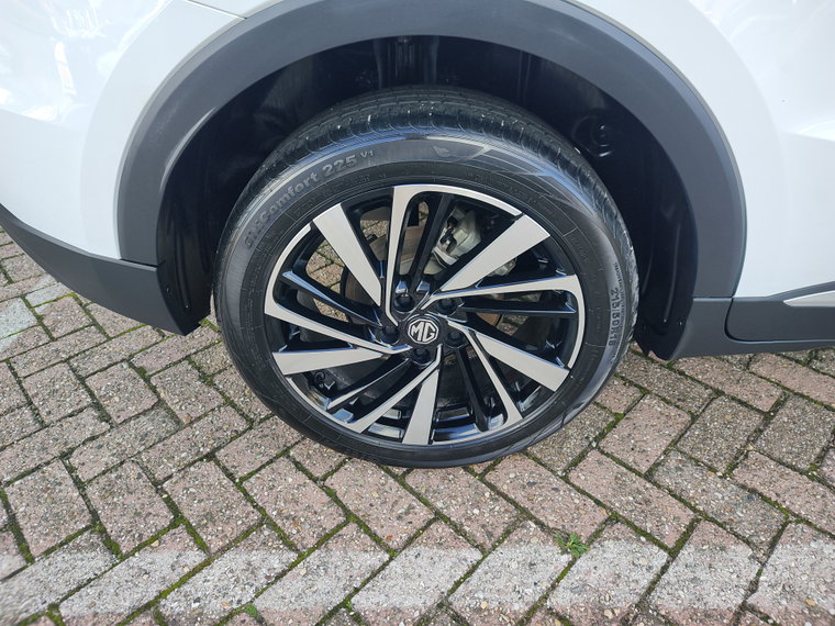Vehicle Image 35