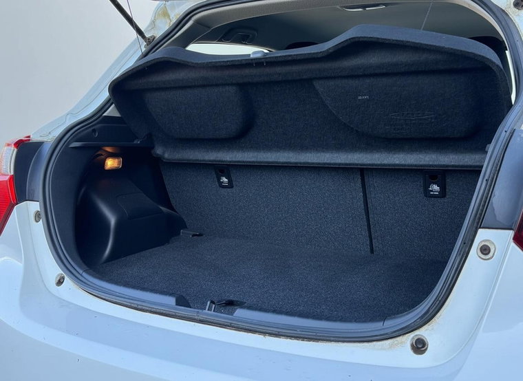 Vehicle Image 10