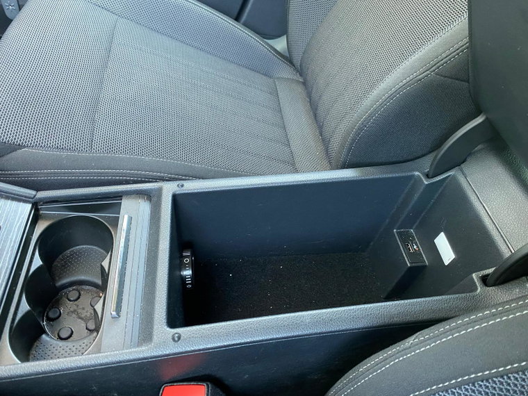 Vehicle Image 32