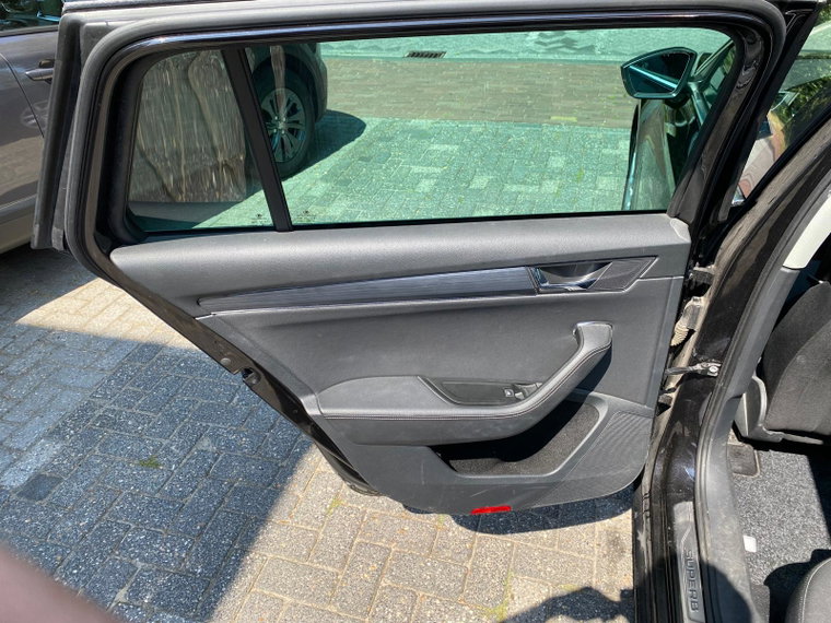 Vehicle Image 35