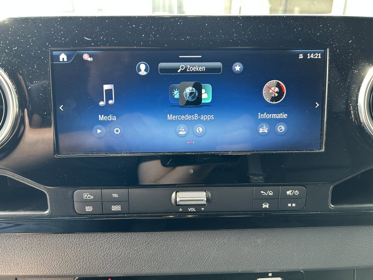 Vehicle Image 19