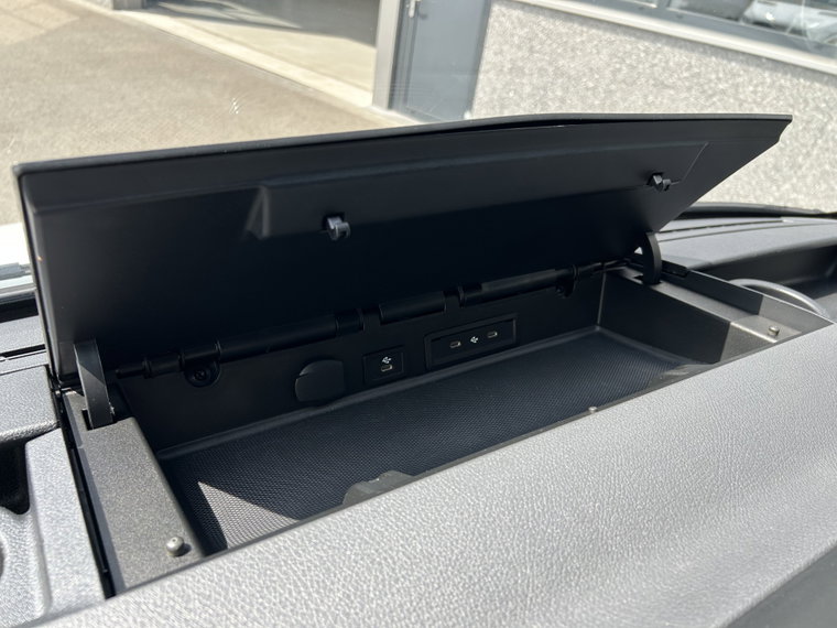 Vehicle Image 24