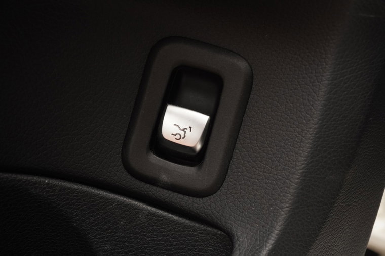 Vehicle Image 32