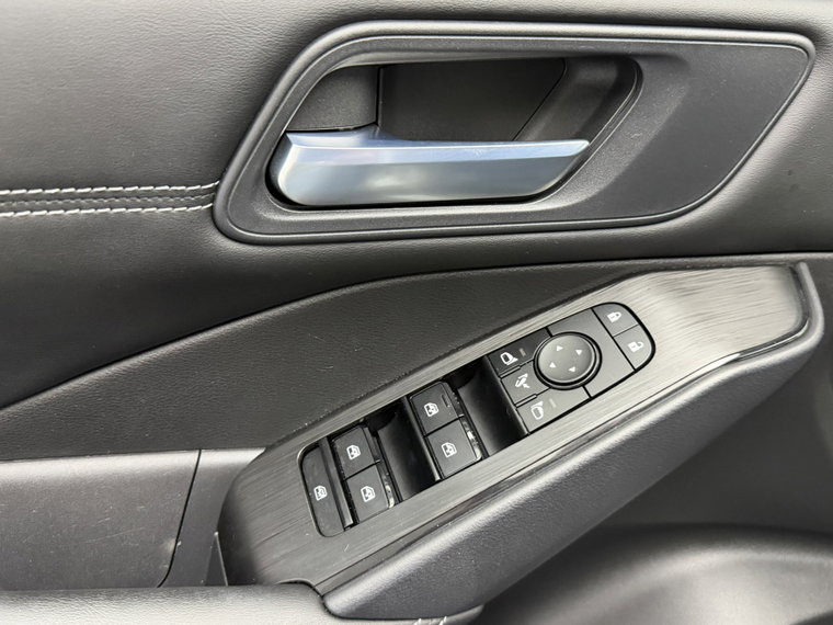 Vehicle Image 23